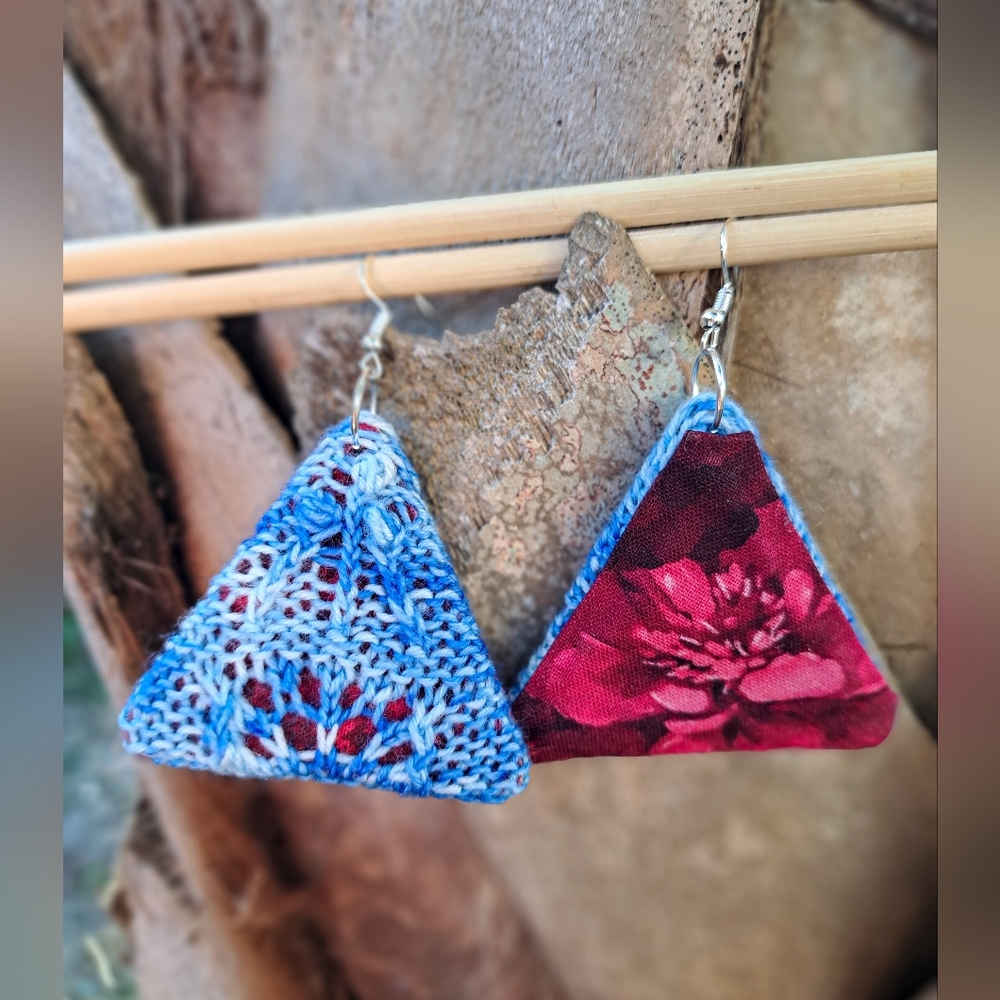 Triangle Knit Earrings Blue Hand Dyed Yarn Red Floral Cotton - Picture 5 of 11